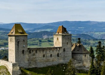 Hrad Kašperk – král nad Šumavou